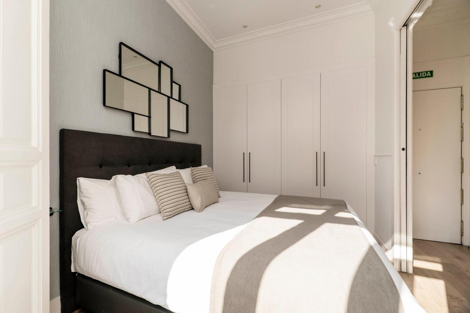 Madrid 1915 Private Suites Room photo