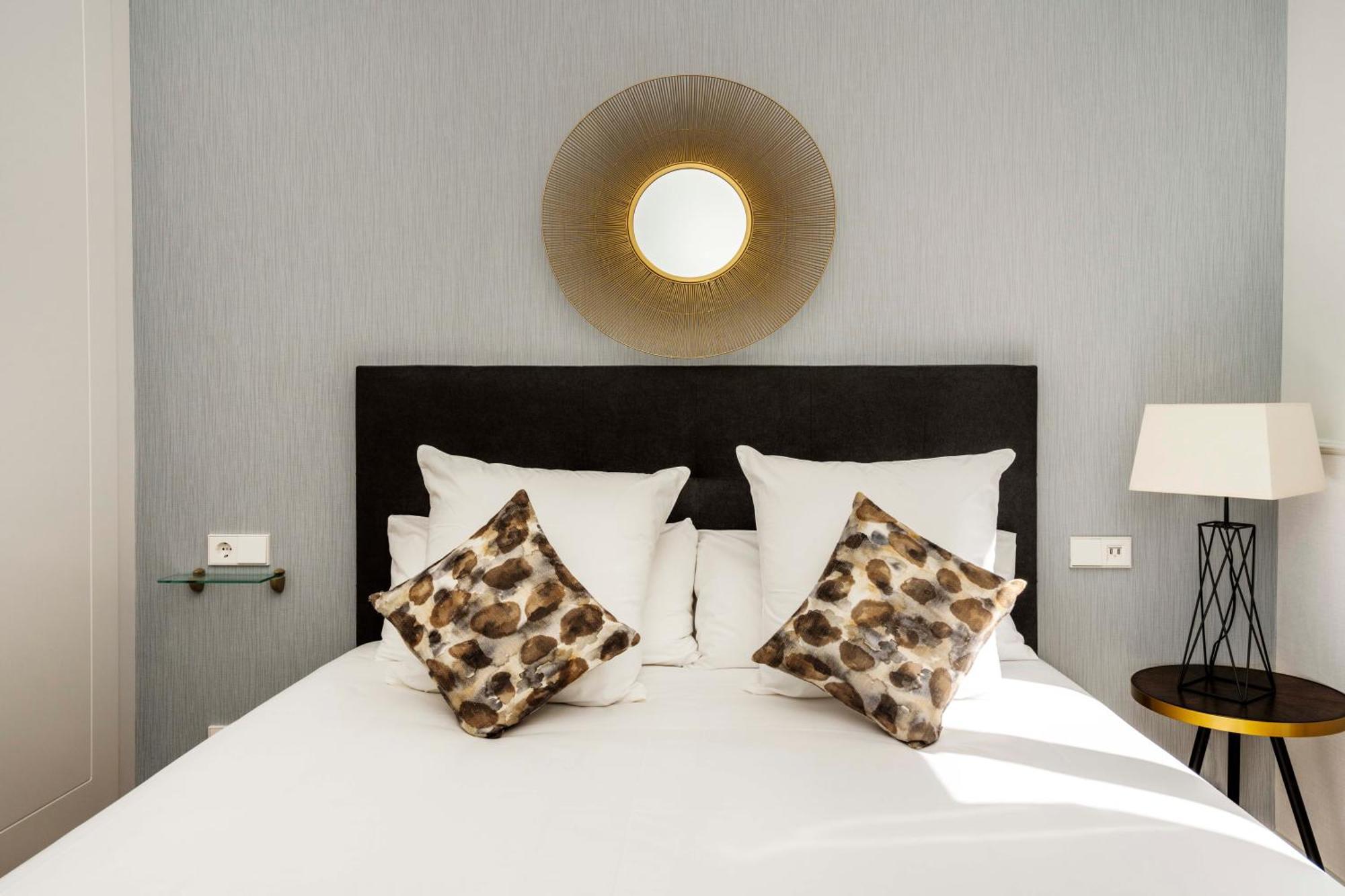 Madrid 1915 Private Suites Room photo